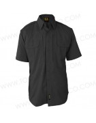 Camisa táctica de manga corta.