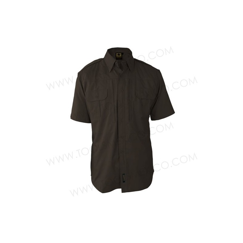 Camisa táctica de manga corta.