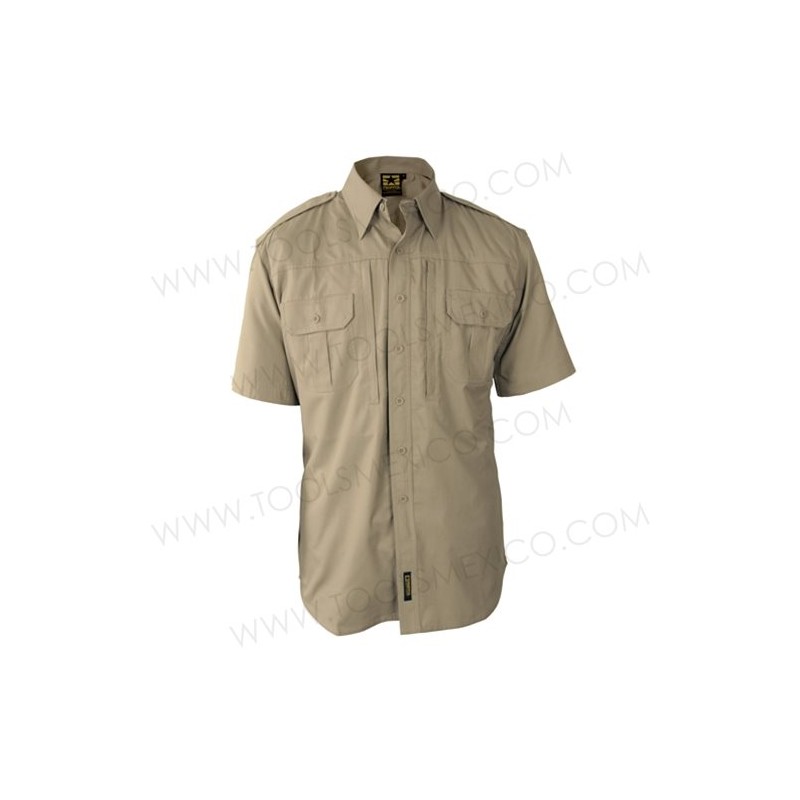 Camisa táctica de manga corta.