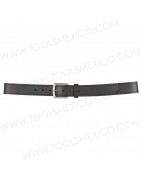 Cinturón de piel 1-1/2'' de ancho.