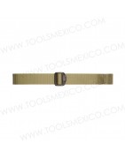 Cinturón con hebilla de plástico 1.75'' de ancho.